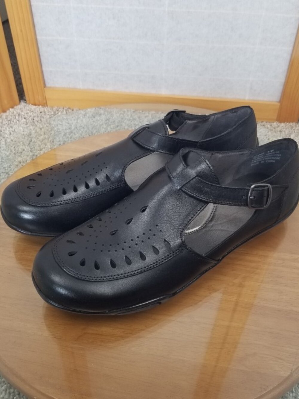 Ros Hommerson Cameo Fisherman Sandals in Black Women's Shoes Size 11 Wide NIB